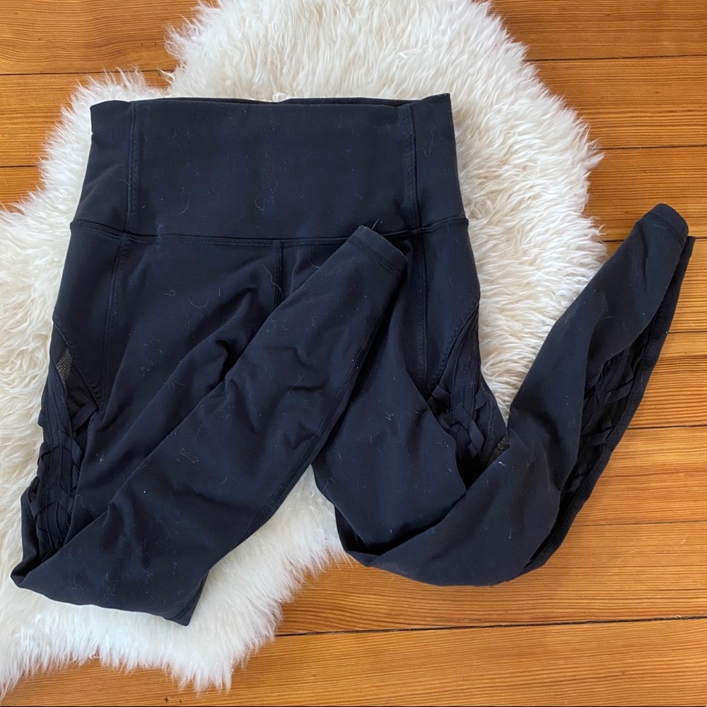 Lululemon 7/8 Wunder Under Leggings - Size 6